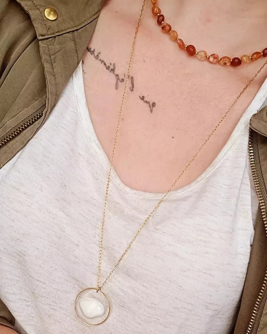 Collier 70' Collection porté