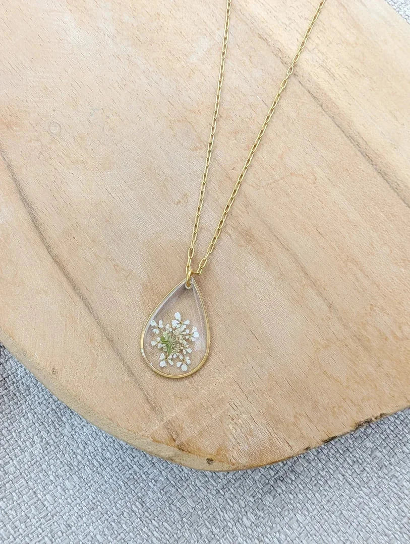 collier goutte fleur de carotte