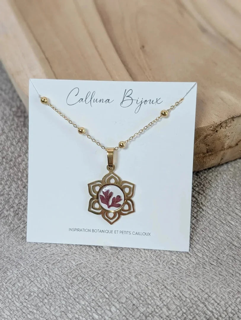 collier mandala géranium sauvage