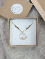 COLLIER PIERRES ET COQUILLAGES