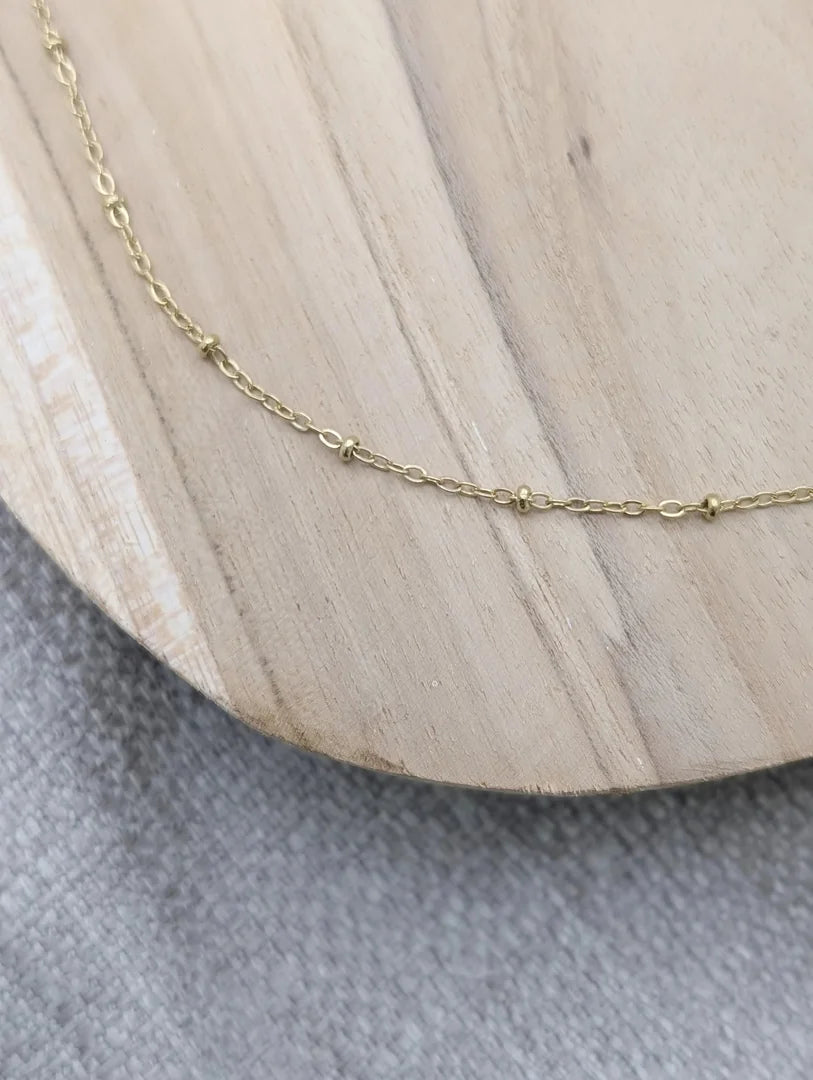 COLLIER PIERRES ET COQUILLAGES