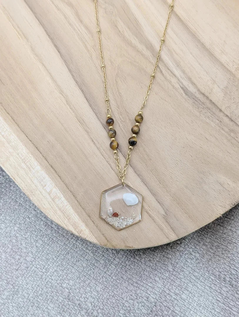 COLLIER PIERRES ET COQUILLAGES